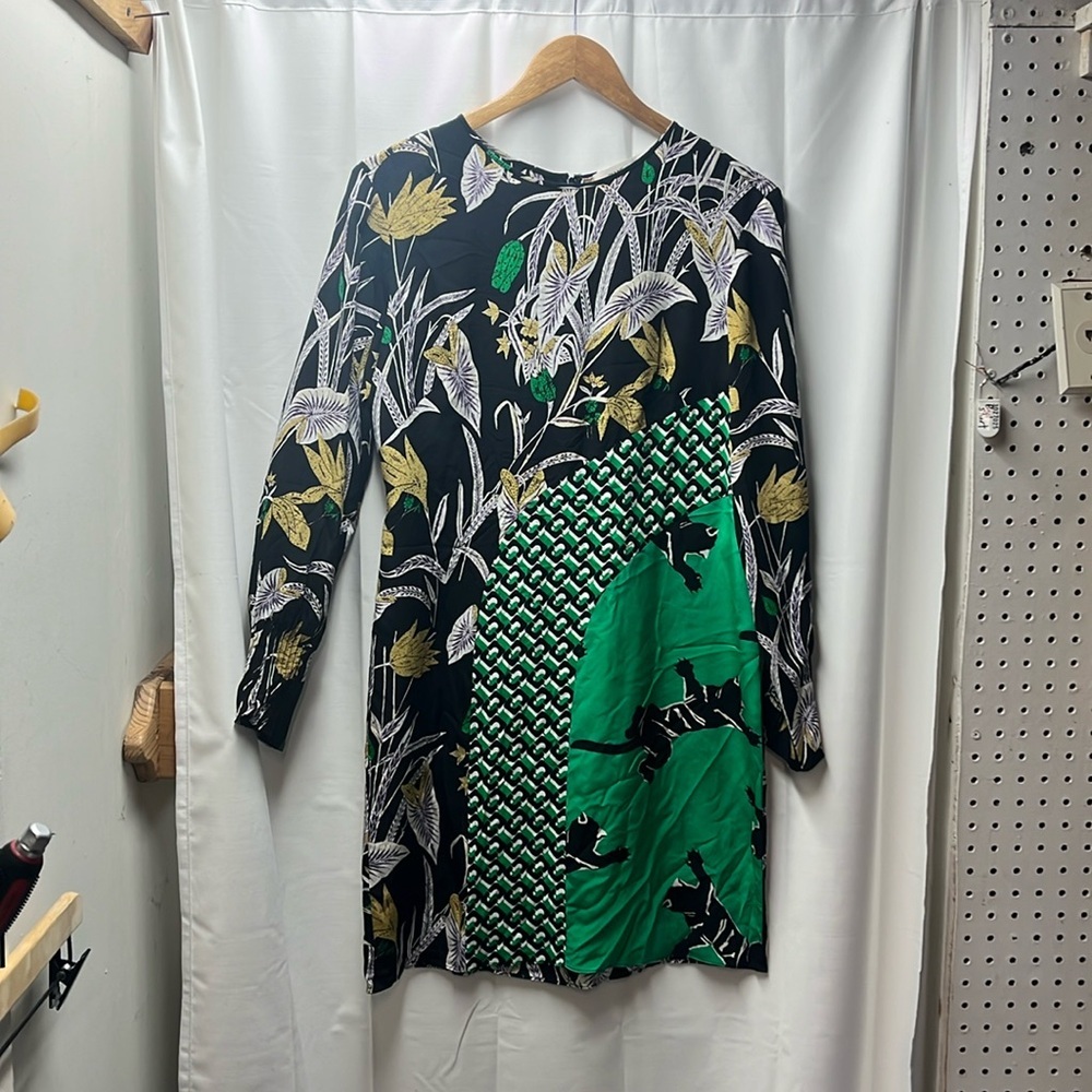 Diane Von Furstenberg Black Green Silk Animal Floral Print Dress- 6 - Picture 1 of 7